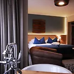 Otel A Gere And Wine 4*