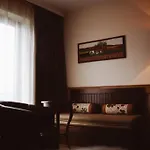 A Gere And Wine Otel