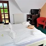 A Gere And Wine Hotell