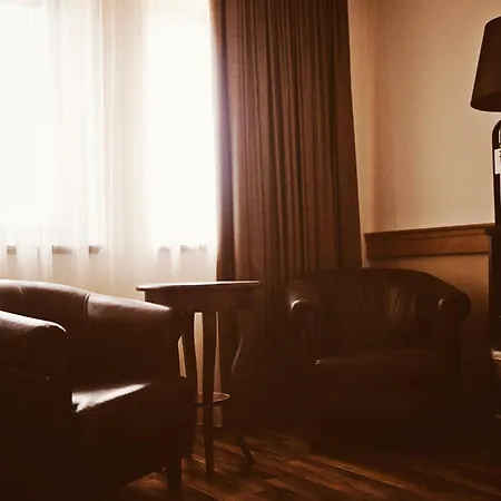 Crocus Gere Bor & Wine Hotel
