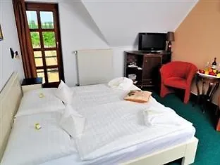 A Gere And Wine Hotel