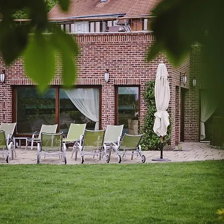 Crocus Gere Bor & Wine Hotel