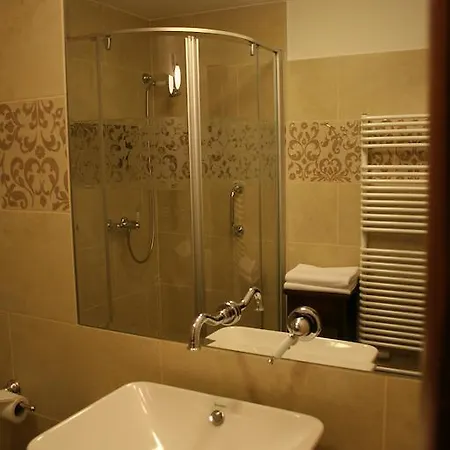 Hotel Crocus Gere Bor & Wine Villány