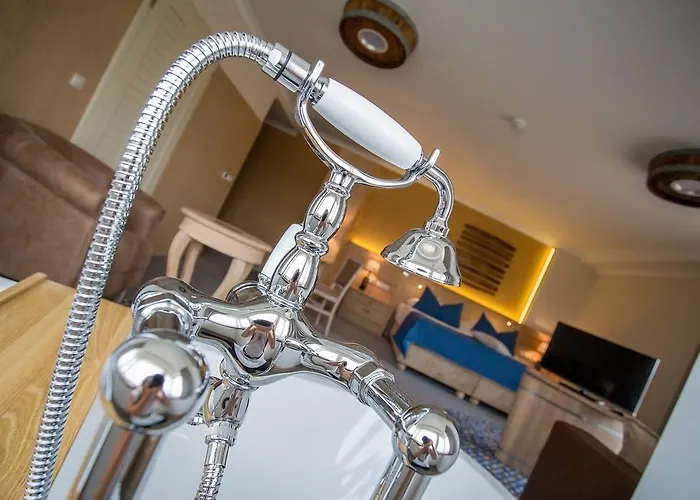 A Gere And Wine Hotel